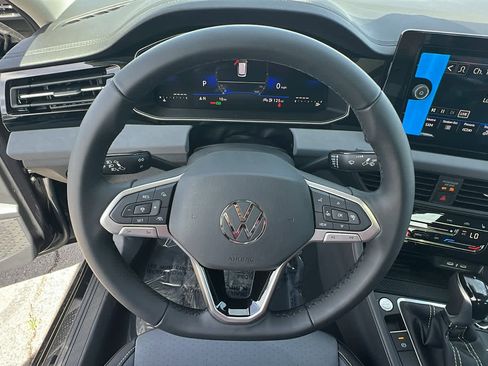New 2026 Volkswagen Jetta SE FWD image 18