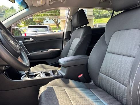 Used 2019 Kia Sportage LX AWD/4WD image 15