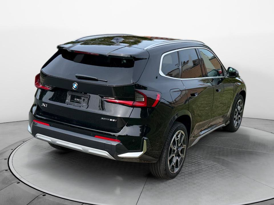 New 2027 BMW X1 xDrive28i w/ Technology Package AWD/4WD image 7