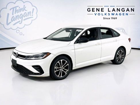 Certified 2025 Volkswagen Jetta Sport FWD image 31