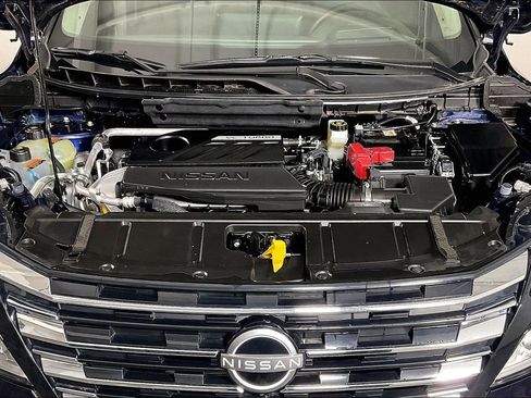 Used 2025 Nissan Rogue Platinum w/ Platinum Premium Package image 13