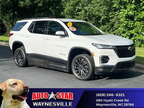 Used 2022 Chevrolet Traverse RS FWD image 1