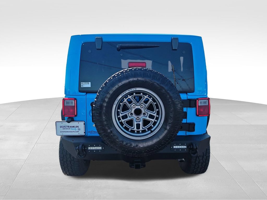 Used 2017 Jeep Wrangler Sahara AWD/4WD image 4