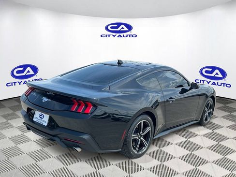 Used 2025 Ford Mustang Coupe RWD image 4