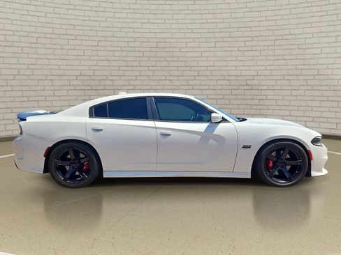 Used 2016 Dodge Charger R/T Scat Pack w/ Technology Group RWD image 4