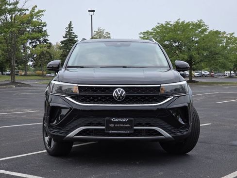 Used 2024 Volkswagen Taos SE w/ Panoramic Sunroof Package AWD/4WD image 21