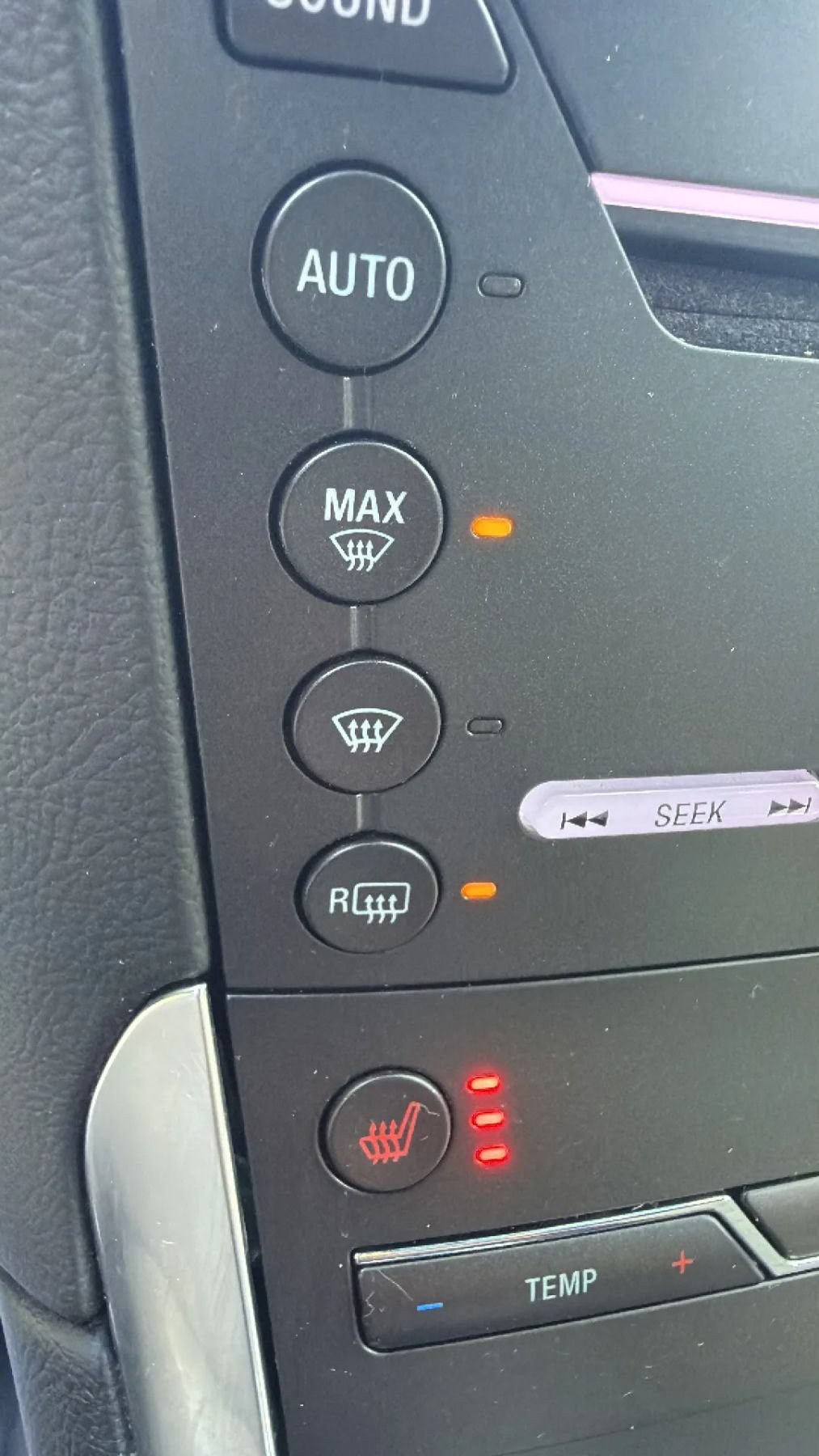 Used 2019 Ford Edge Titanium w/ Cold Weather Package AWD/4WD image 23