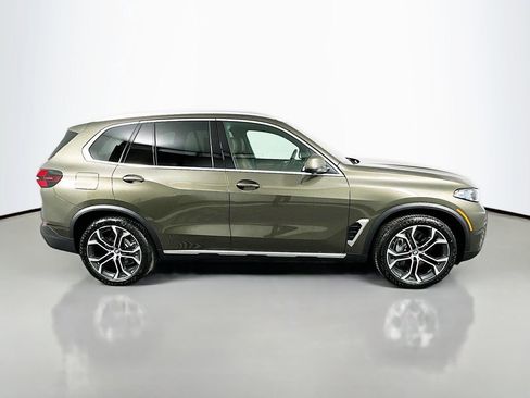 New 2026 BMW X5 xDrive50e w/ Climate Comfort Package image 4