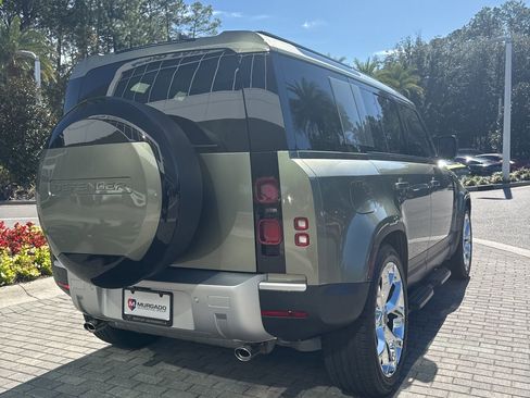 Used 2025 Land Rover Defender 110 S image 14