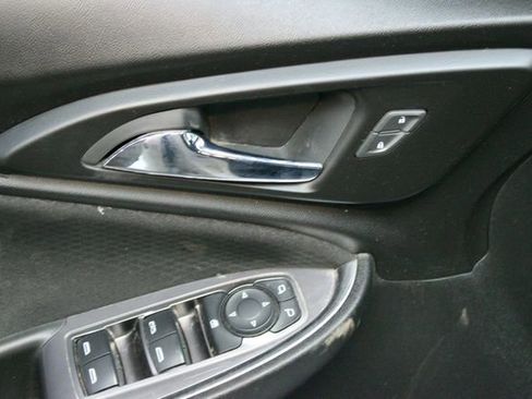 Used 2019 Chevrolet Malibu LT image 16