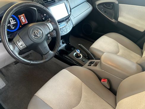 Used 2013 Toyota RAV4 EV FWD image 10