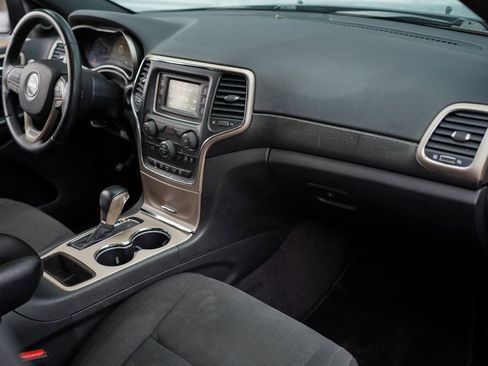 Used 2017 Jeep Grand Cherokee Laredo image 21