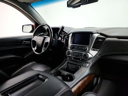Used 2019 Chevrolet Suburban LT RWD image 28