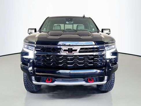 Used 2023 Chevrolet Silverado 1500 ZR2 w/ Technology Package image 4