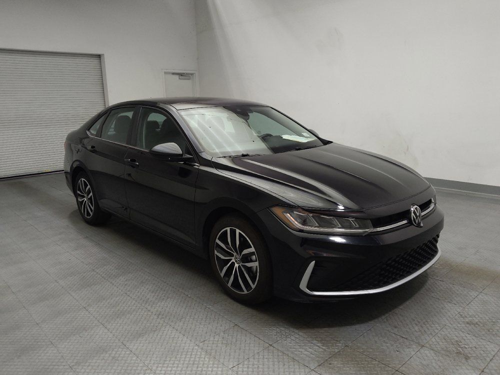 Used 2025 Volkswagen Jetta SE FWD image 13