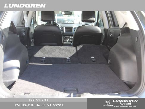 Used 2020 Jeep Compass Latitude w/ Cold Weather Group AWD/4WD image 31