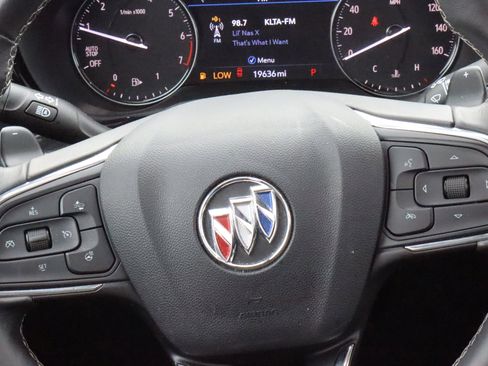 Certified 2022 Buick Envision Essence w/ Technology Package II AWD/4WD image 9