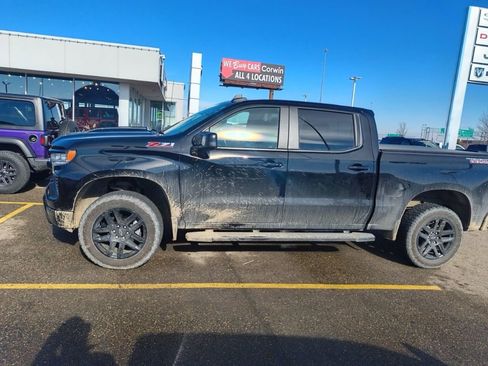 Used 2022 Chevrolet Silverado 1500 LT Trail Boss w/ Convenience Package II image 4