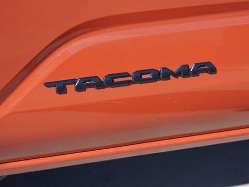 Certified 2025 Toyota Tacoma TRD Off-Road image 9