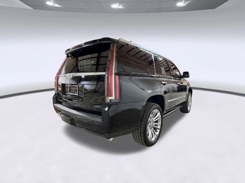 Used 2019 Cadillac Escalade Premium Luxury w/ LPO, Radiant Package AWD/4WD image 8