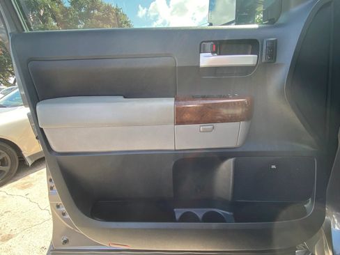 Used 2011 Toyota Tundra Limited w/ Memory Pkg RWD image 17