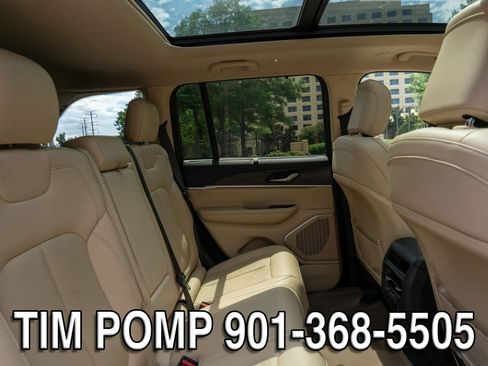 Used 2022 Jeep Grand Cherokee Limited w/ Luxury Tech Group II AWD/4WD image 17