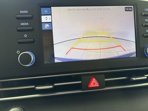 New 2025 Hyundai Elantra Hybrid FWD image 26