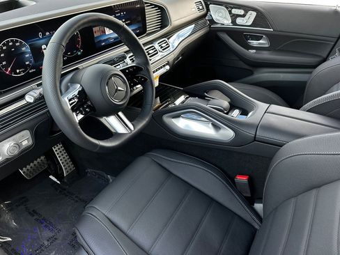 New 2026 Mercedes-Benz GLS 580 4MATIC image 15