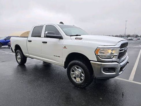 Used 2022 RAM 2500 Tradesman w/ Chrome Appearance Group AWD/4WD image 5