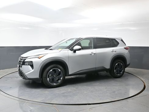 Used 2025 Nissan Rogue SV AWD/4WD image 8