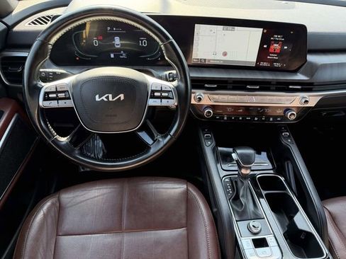 Used 2023 Kia Telluride EX w/ EX Captain's Chair Package image 15