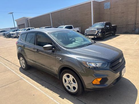 Used 2019 Ford Escape S FWD image 3