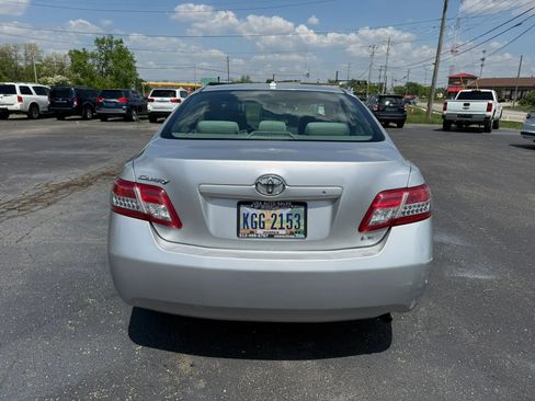 Used 2011 Toyota Camry LE FWD image 5
