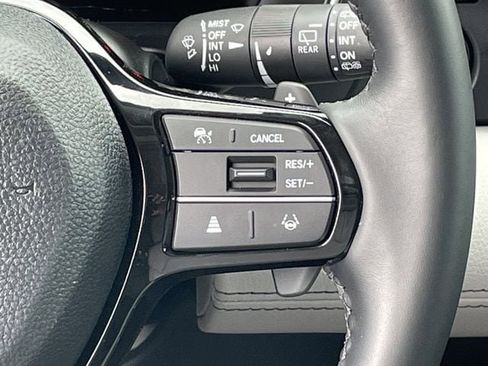 Used 2025 Honda Pilot Touring image 15