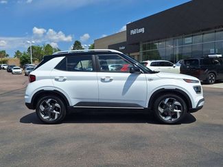 Used 2024 Hyundai Venue Limited FWD video 2