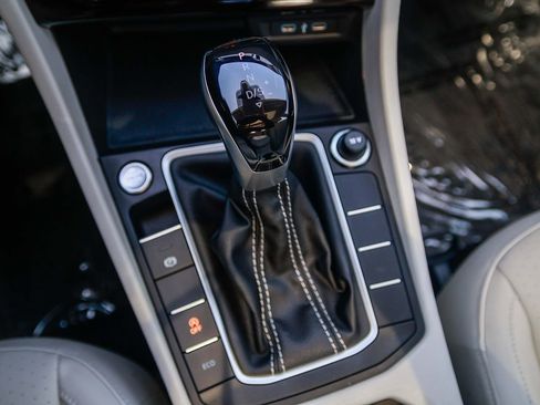 Used 2023 Volkswagen Jetta SE FWD image 23