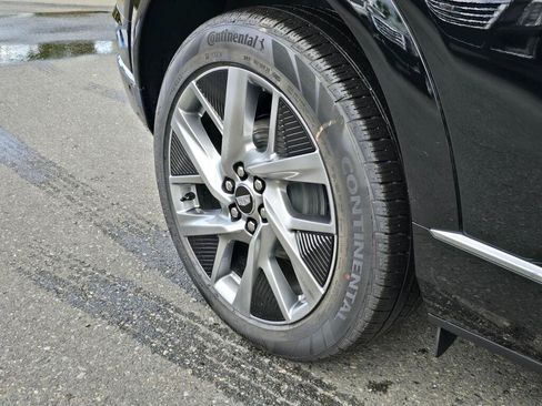 New 2026 Cadillac Optiq Luxury 2 AWD/4WD image 17
