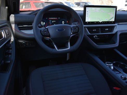 New 2026 Ford Explorer ST-Line w/ ST-Line Street Pack image 18