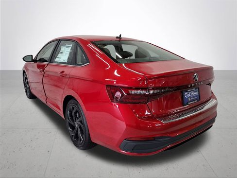New 2026 Volkswagen Jetta SE FWD image 10