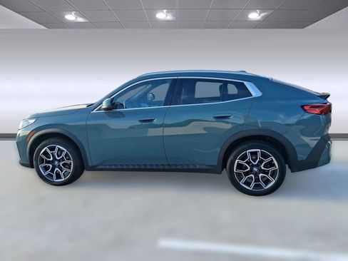 Used 2025 BMW X2 xDrive28i w/ Premium Package image 2