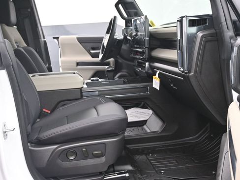 Used 2026 GMC Hummer EV SUV AWD/4WD image 11