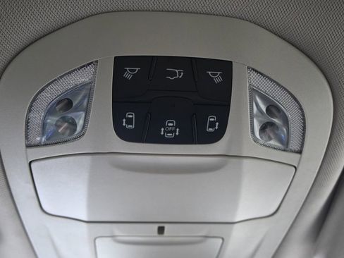 Used 2024 Chrysler Pacifica Touring-L FWD image 34