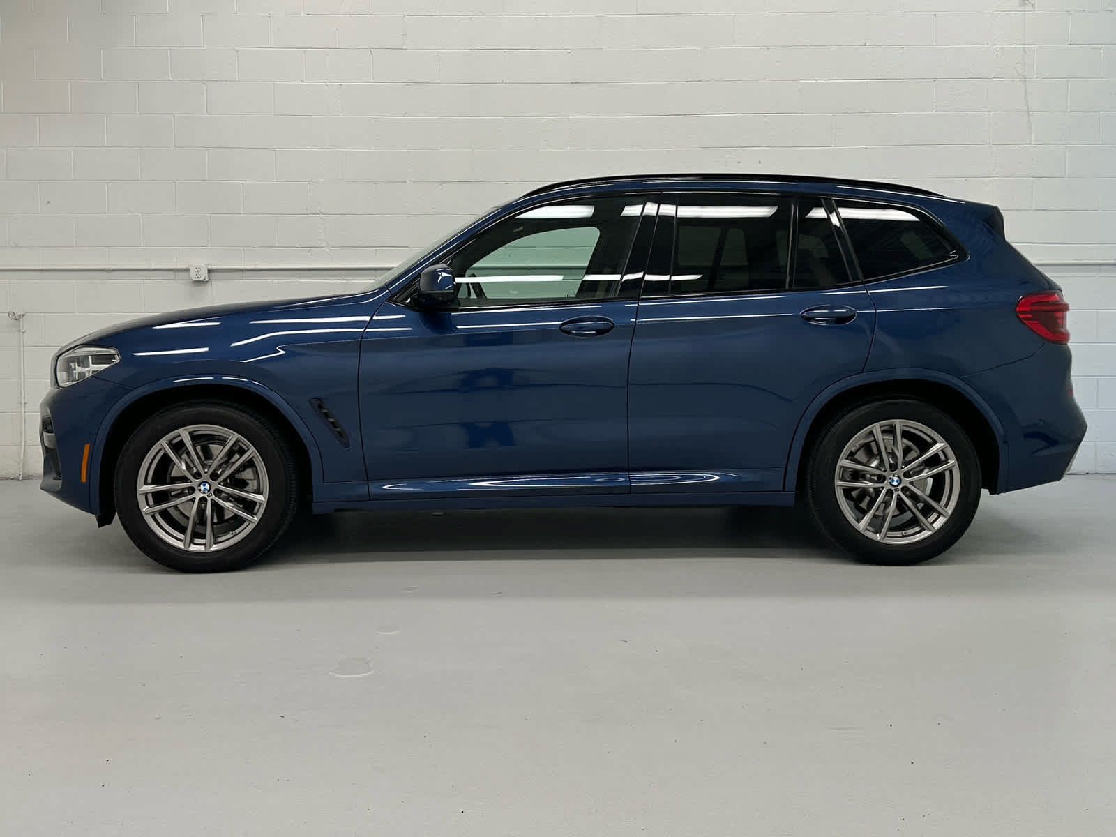 Used 2021 BMW X3 xDrive30i w/ M Sport Package AWD/4WD image 3