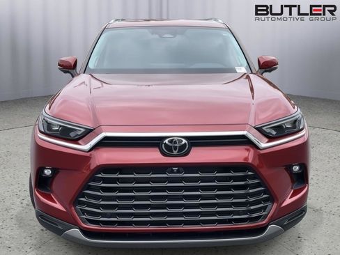 Certified 2024 Toyota Grand Highlander FWD image 8
