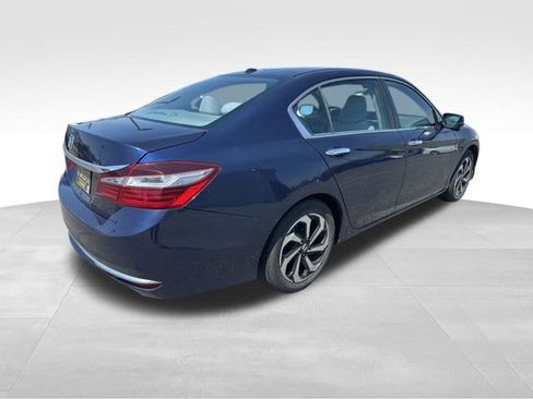 Used 2017 Honda Accord EX image 7