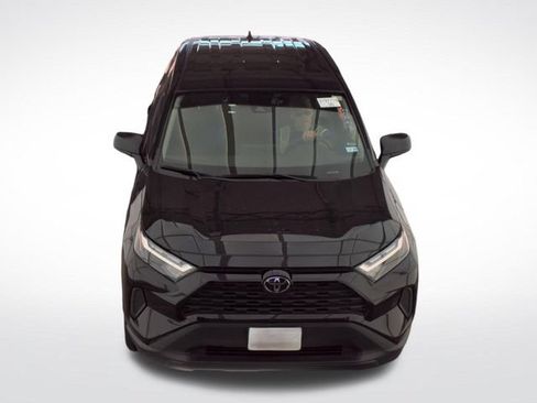 Used 2025 Toyota RAV4 LE AWD/4WD image 2