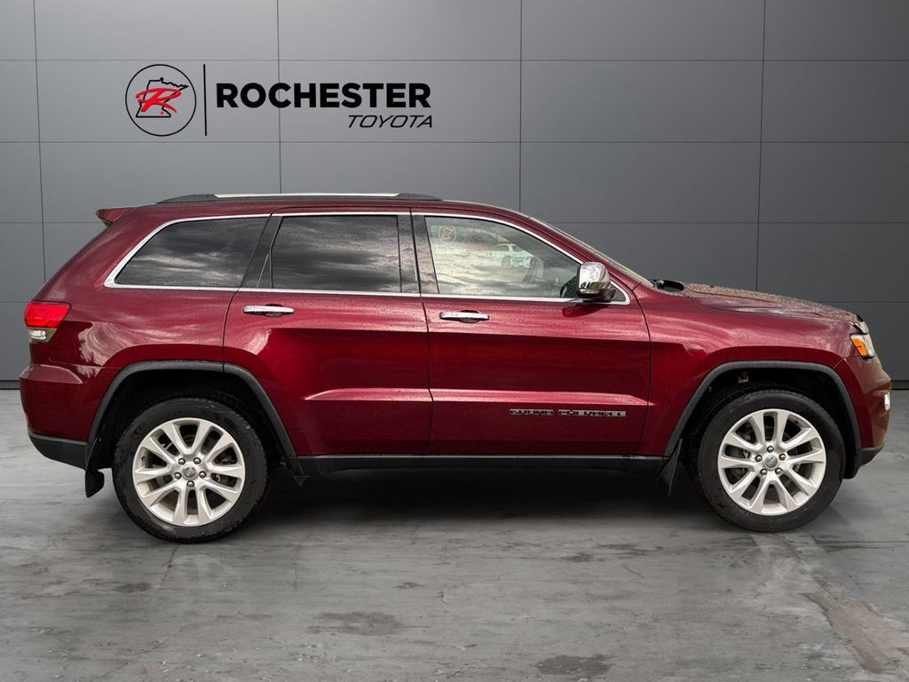 Used 2017 Jeep Grand Cherokee Limited AWD/4WD image 6