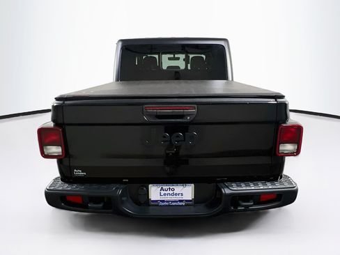 Used 2023 Jeep Gladiator Sport AWD/4WD image 6