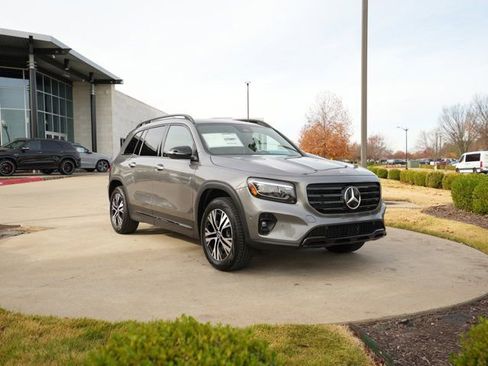 Used 2026 Mercedes-Benz GLB 250 4MATIC image 10