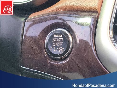 Used 2011 Jeep Grand Cherokee Overland Summit image 17